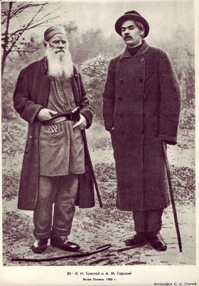 1900, Tolstói e Górki em Yasnaya Polyana. 