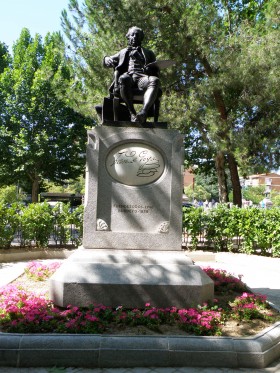Estátua de Francisco de Goya no local